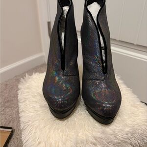 Qupid Iridescent Heeled Boots